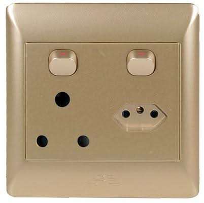 Champagne 1 x 16A, 1 x Euro Switched Socket