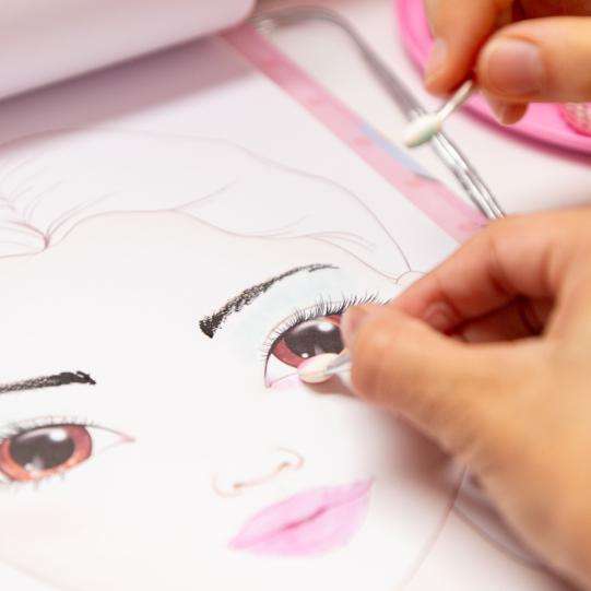 Top Model Make Up Studio Creative Folder