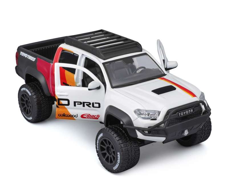 Toyota Tacoma TRD PRO (scale 1 : 27)