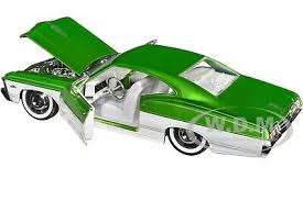 Chev Impala SS Candy Green & White (scale 1 : 24)