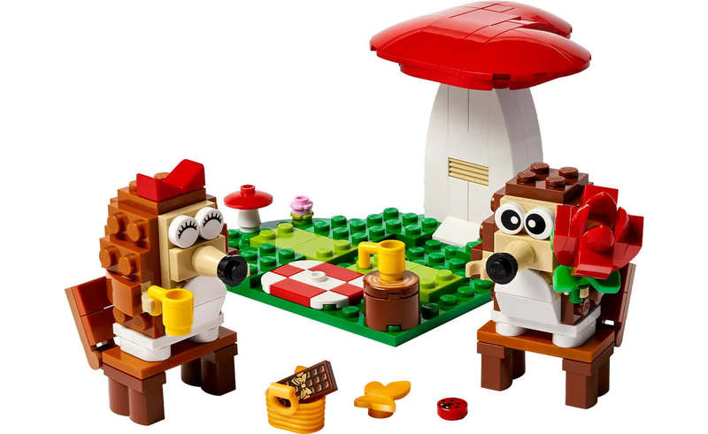 40711 Hedgehog Picnic Date Iconic