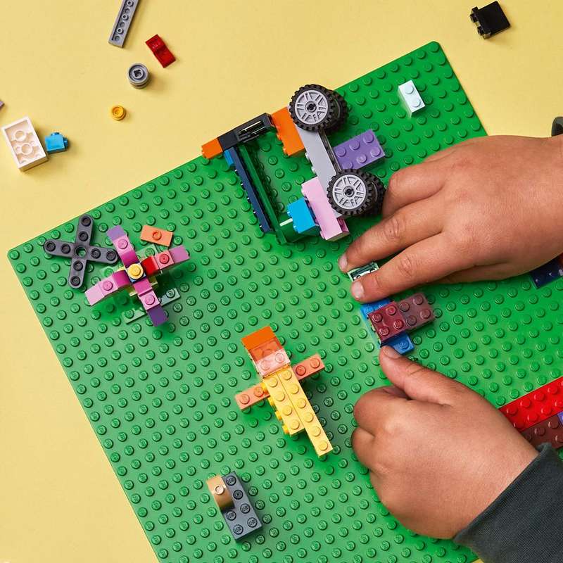 11023 Green Baseplate Classic