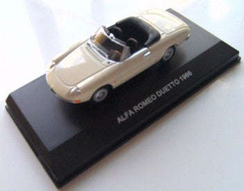ALFA ROMEO DUETTO BEIGE 1966 1/43