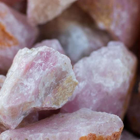 Loose Rough Rose Quartz Piece