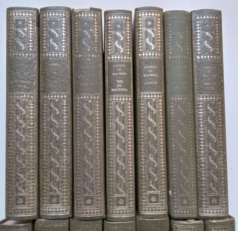 14 Volume Set of Books by Daphne du Maurier | Daphne du Maurier