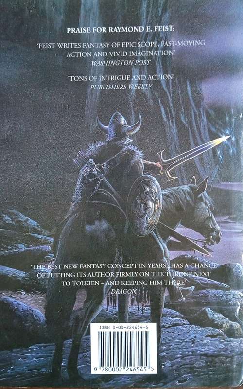 Shards of a Broken Crown. Volume Four of the Serpentwar Saga | Raymond E. Feist
