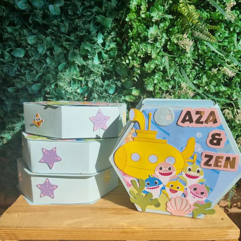 BABY SHARK HEXAGONAL GIFT BOX PARTY PACK