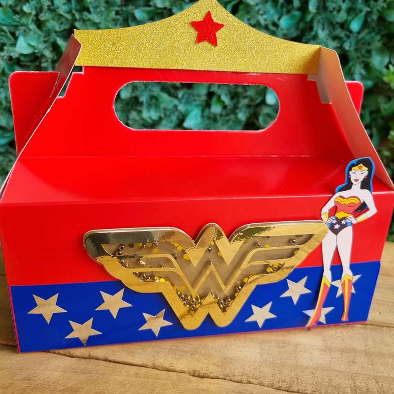 WONDER WOMAN PARTY PACK 5 BOXES