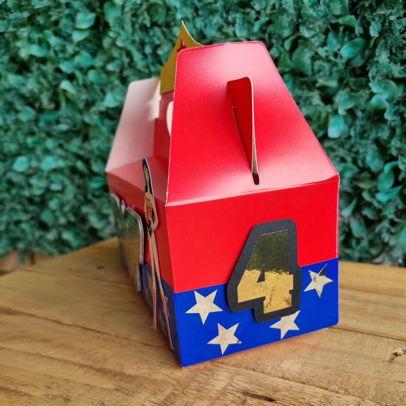 WONDER WOMAN PARTY PACK 5 BOXES