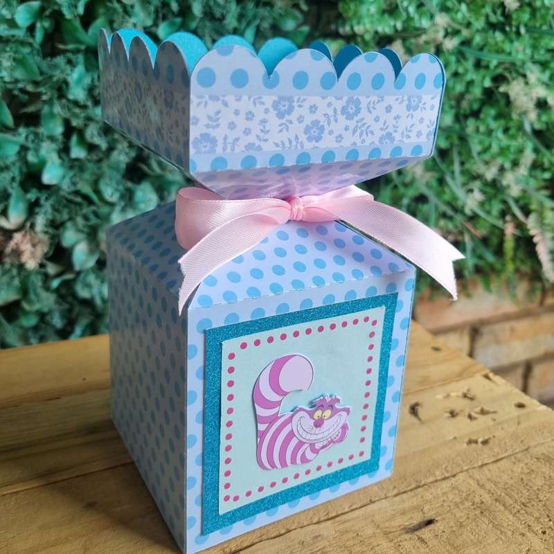 ALICE IN WONDERLAND SQUARE BOX PARTY PACKS BOX