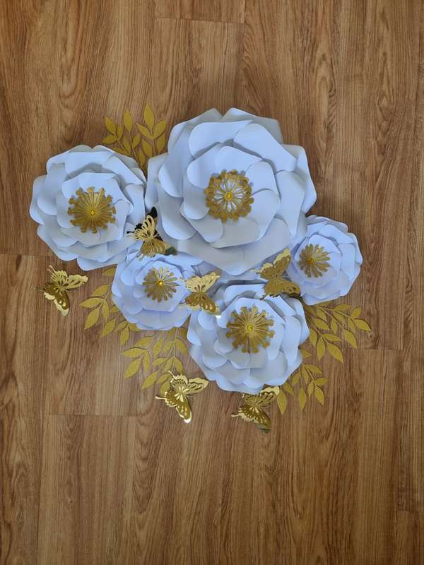 DO IT YOURSELF SET OF 5 PAPER FLOWERS WITH PAPER BUTTERFLIES AND LEAVES WHITE AND GOLD, Nursery p...