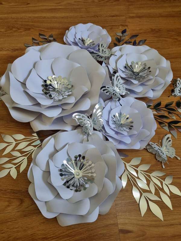 DO IT YOURSELF SET OF 5 PAPER FLOWERS WITH PAPER BUTTERFLIES AND LEAVES WHITE AND SILVER, Nursery...