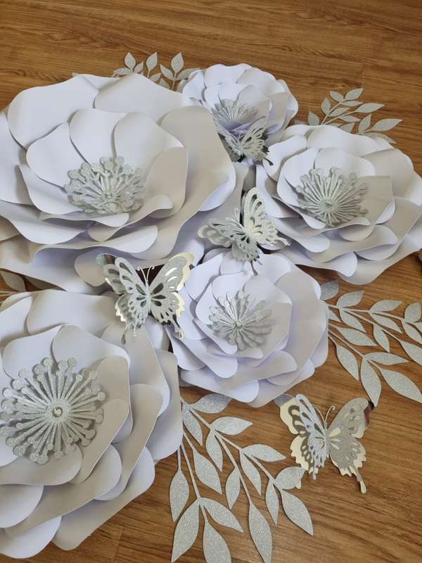 DO IT YOURSELF SET OF 5 PAPER FLOWERS WITH PAPER BUTTERFLIES AND LEAVES WHITE AND SILVER, Nursery...