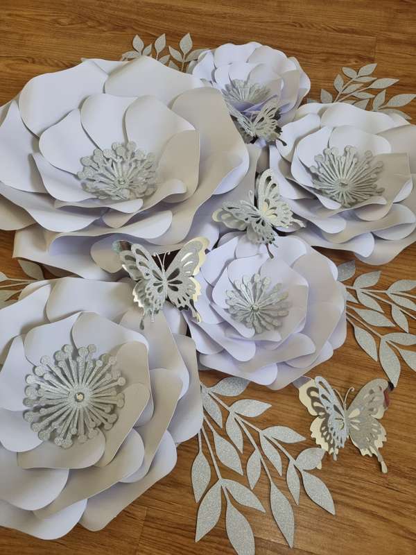 DO IT YOURSELF SET OF 5 PAPER FLOWERS WITH PAPER BUTTERFLIES AND LEAVES WHITE AND SILVER, Nursery...