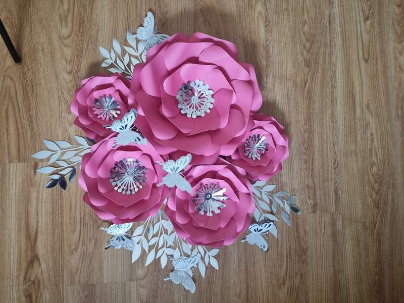 DO IT YOURSELF SET OF 5 PAPER FLOWERS WITH PAPER BUTTERFLIES AND LEAVES BRIGHT PINK/CERISE AND SI...