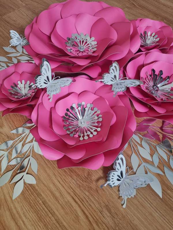 DO IT YOURSELF SET OF 5 PAPER FLOWERS WITH PAPER BUTTERFLIES AND LEAVES BRIGHT PINK/CERISE AND SI...