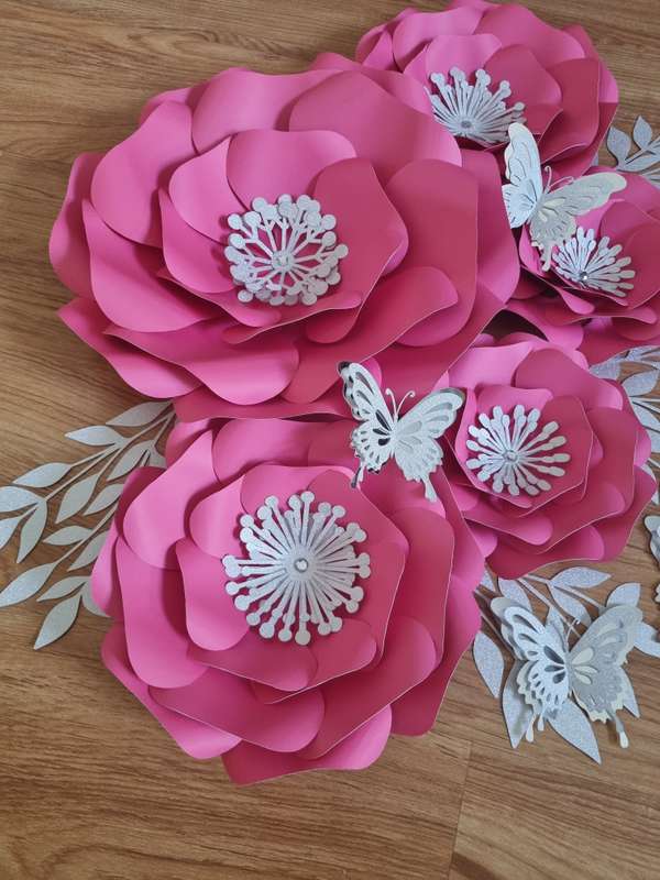 DO IT YOURSELF SET OF 5 PAPER FLOWERS WITH PAPER BUTTERFLIES AND LEAVES BRIGHT PINK/CERISE AND SI...