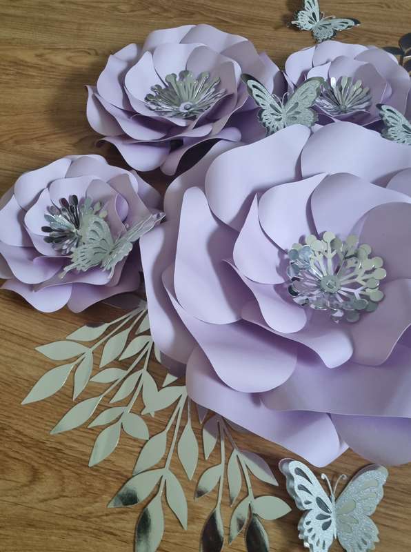 DO IT YOURSELF SET OF 5 PAPER FLOWERS WITH PAPER BUTTERFLIES AND LEAVES LILAC/PURPLE AND SILVER, ...
