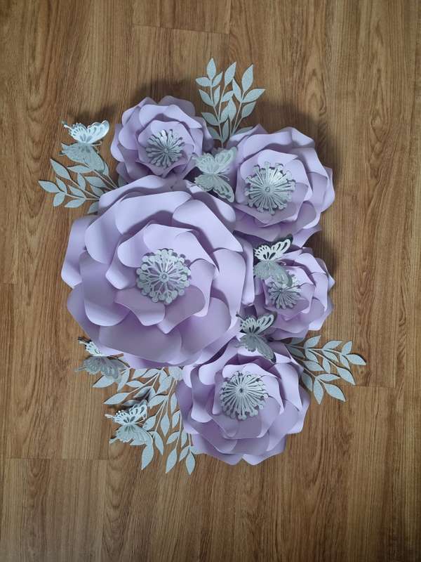 DO IT YOURSELF SET OF 5 PAPER FLOWERS WITH PAPER BUTTERFLIES AND LEAVES LILAC/PURPLE AND SILVER, ...