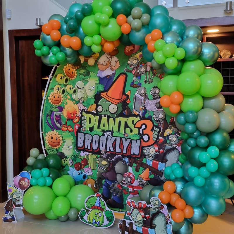 Plants VS Zombies  Round Backdrop Event Decor with Balloon Garland and Character Cutouts