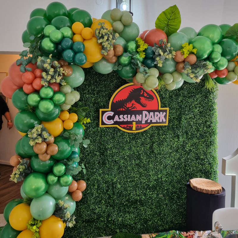 JURASSIC PARK JUNGLE  DINOSAUR EVENT DECOR Balloon Garland Green Backdrop and Plinth