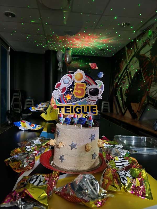SPACE CAKE TOPPER  B