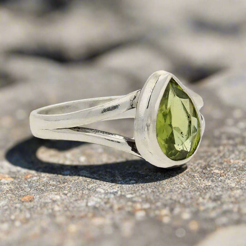 Contemporary Sterling Silver Peridot Ring - Split Shank Design with Teardrop Gemstone