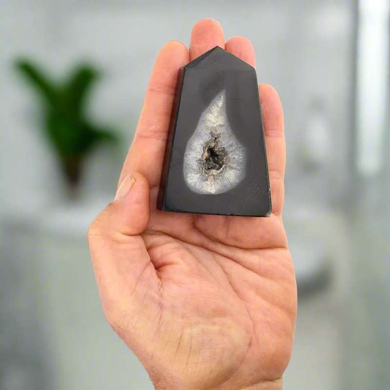 Black Agate Power Point  Grounding & Strength