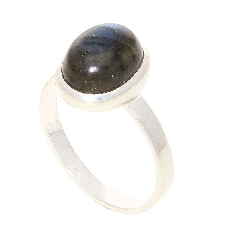 Effortless Style: Contemporary Labradorite Sterling Silver Ring