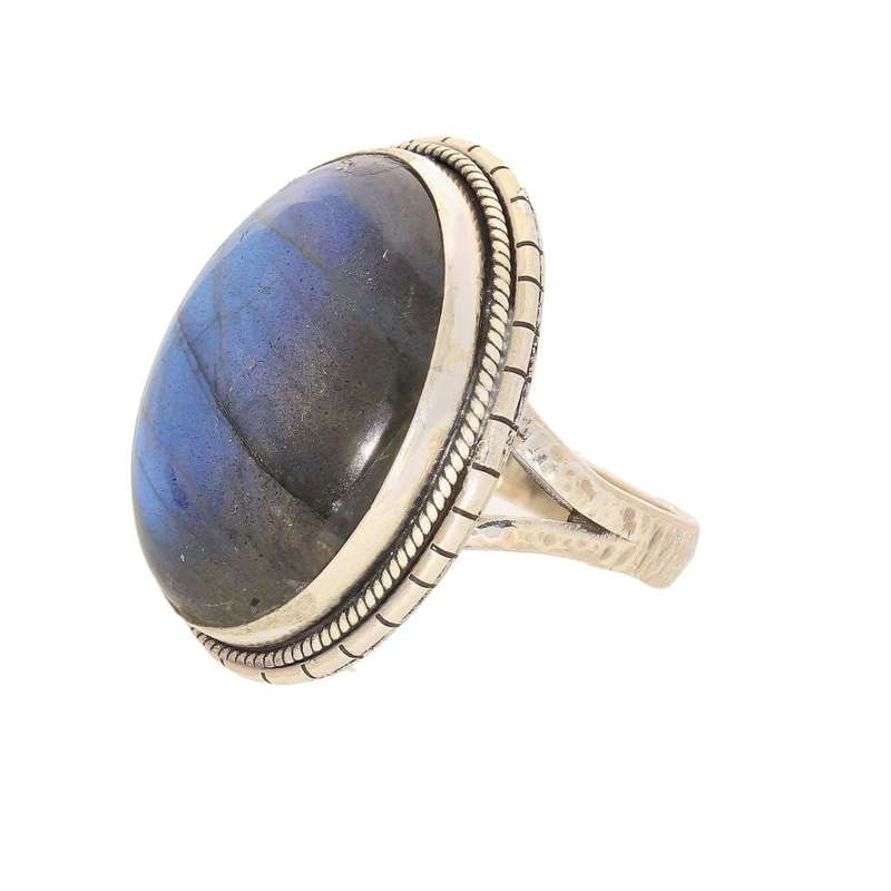 Labradorite Dreams: Handcrafted Sterling Silver Ring Set on Tri-Band Texture