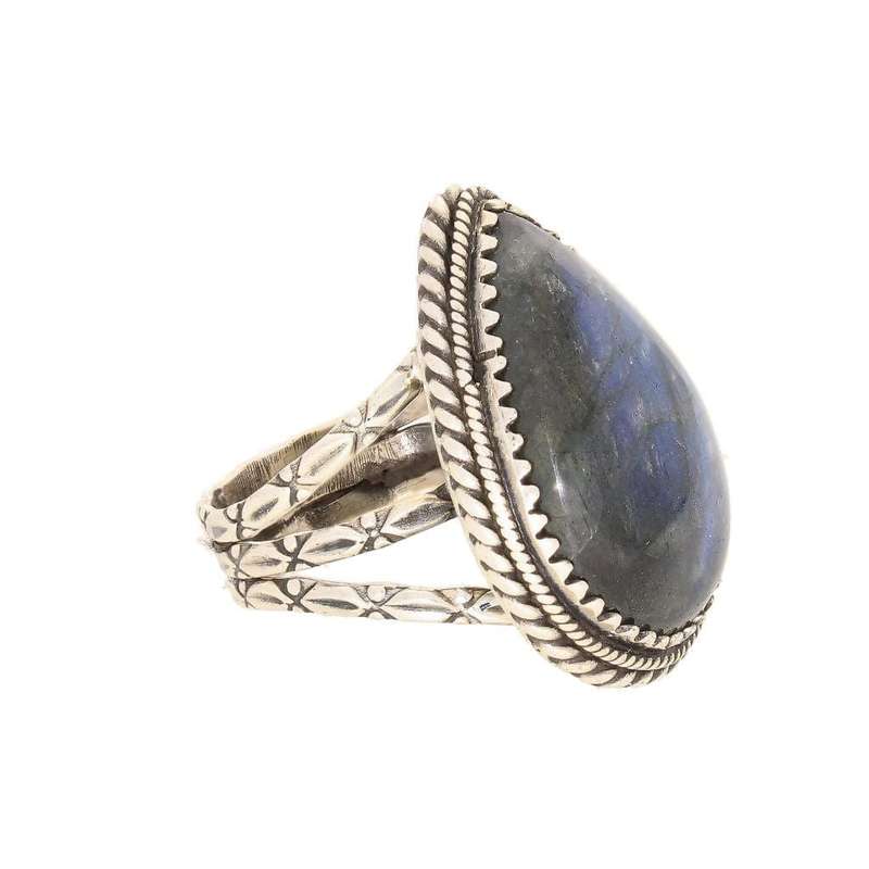Labradorite Dreams: Handcrafted Sterling Silver Ring Set on Tri-Band Texture