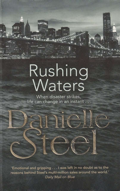 Danielle Steel Rushing Waters (Large soft cover)