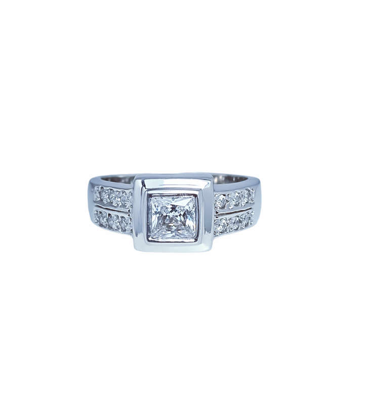 9ct White Gold Princess Cut Engagement Wedding Ring Size Q 1604367