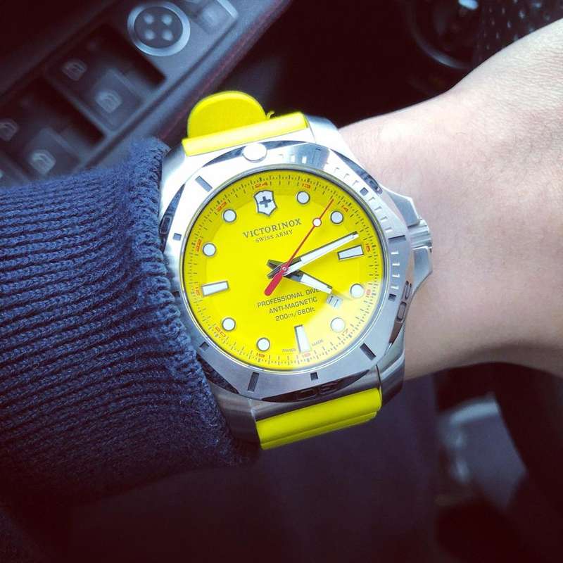 Victorinox Swiss Army INOX Professional Diver Watch 241735 Stainless Steel Case With Yellow Dial On