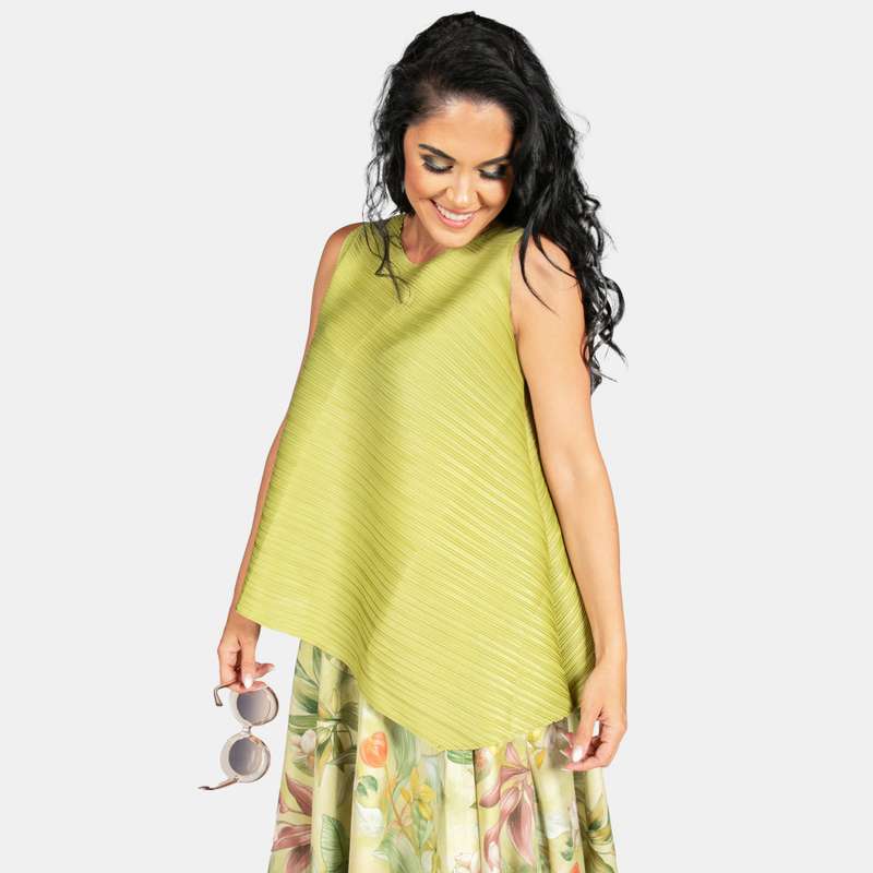 Woman's Raku Sleeveless Asymmetrical Hem Top