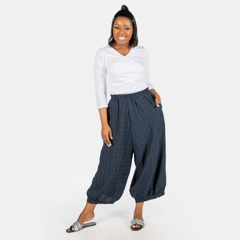 Woman's 3/4 Length Peasant Pants