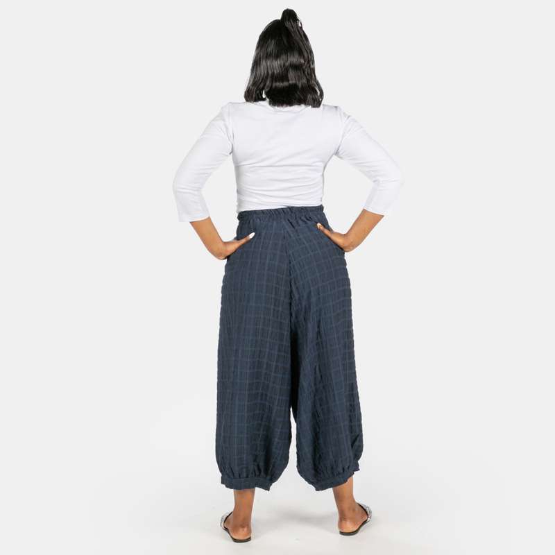 Woman's 3/4 Length Peasant Pants