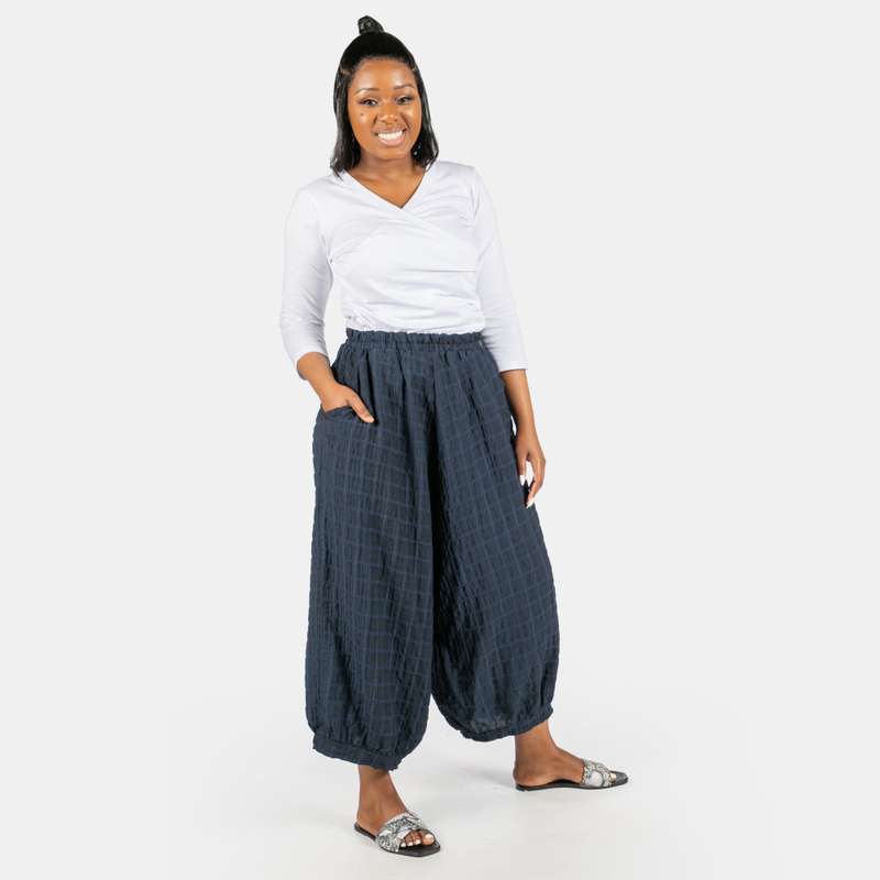 Woman's 3/4 Length Peasant Pants