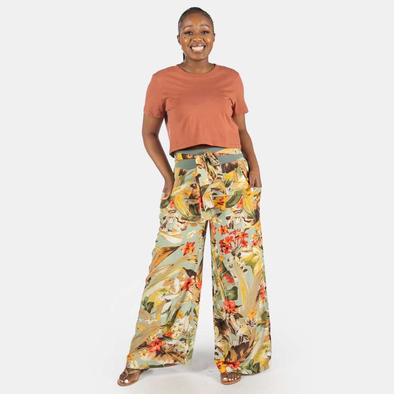 Woman's Floral Lakeside Pants