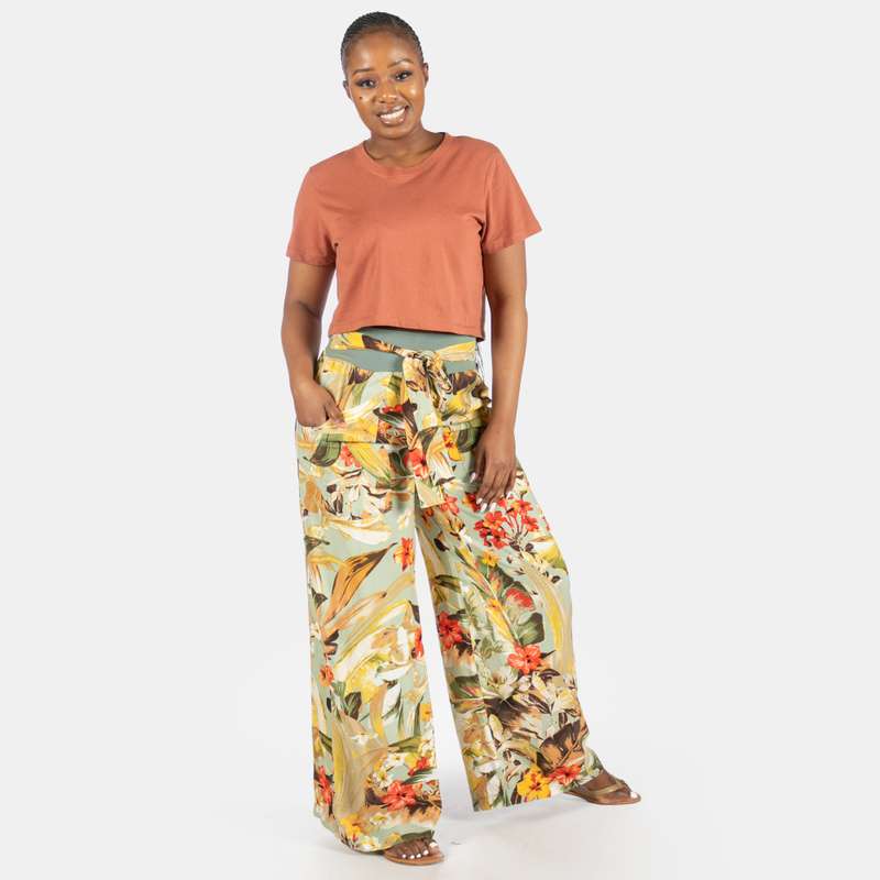 Woman's Floral Lakeside Pants