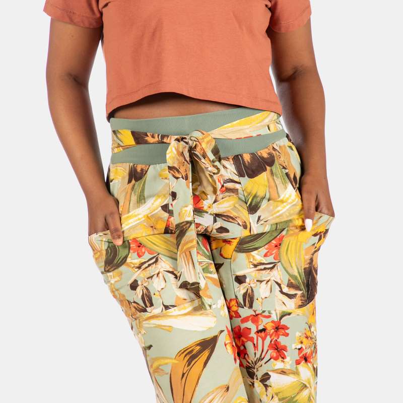 Woman's Floral Lakeside Pants