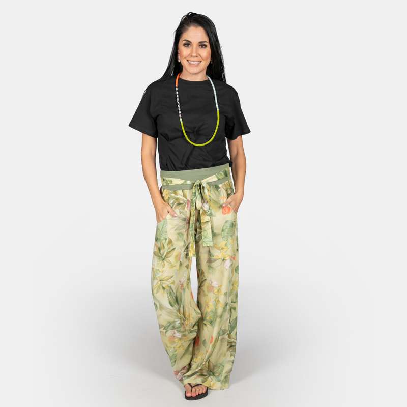 Woman's Floral Lakeside Pants