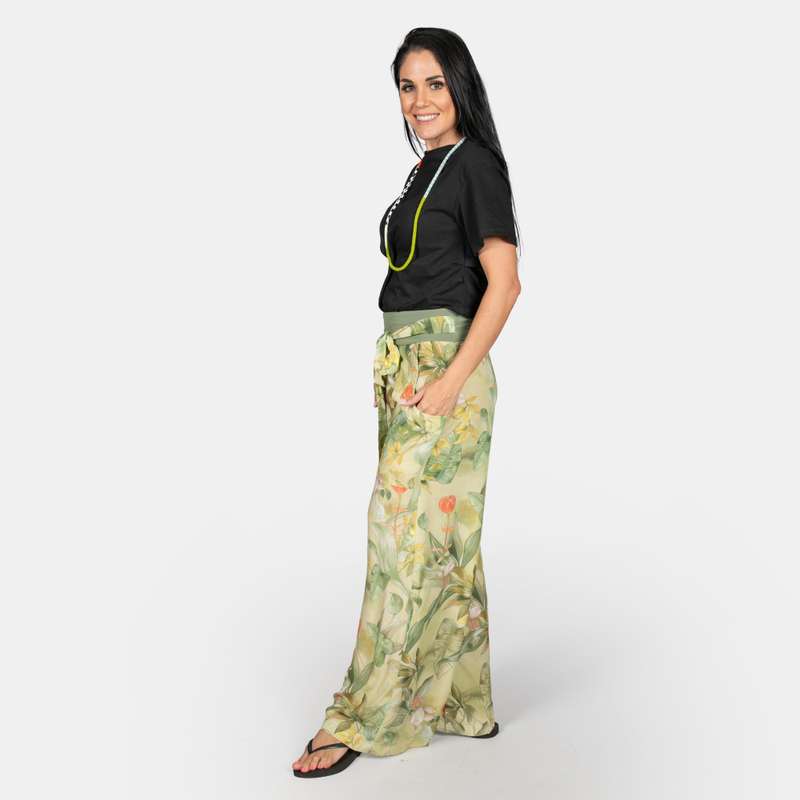 Woman's Floral Lakeside Pants
