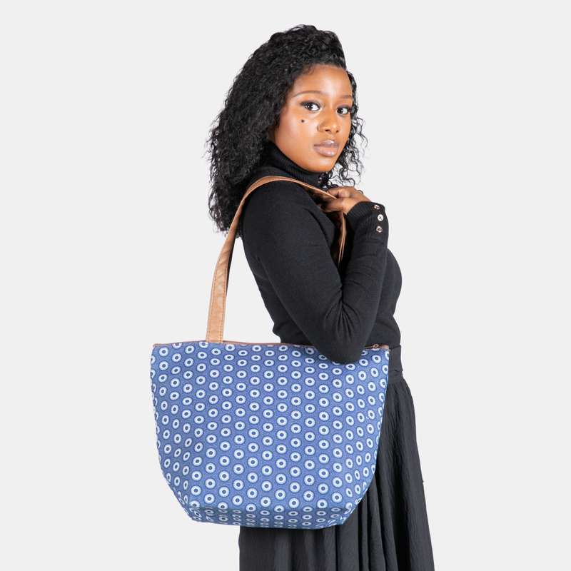 Shwe Shoulder Bag