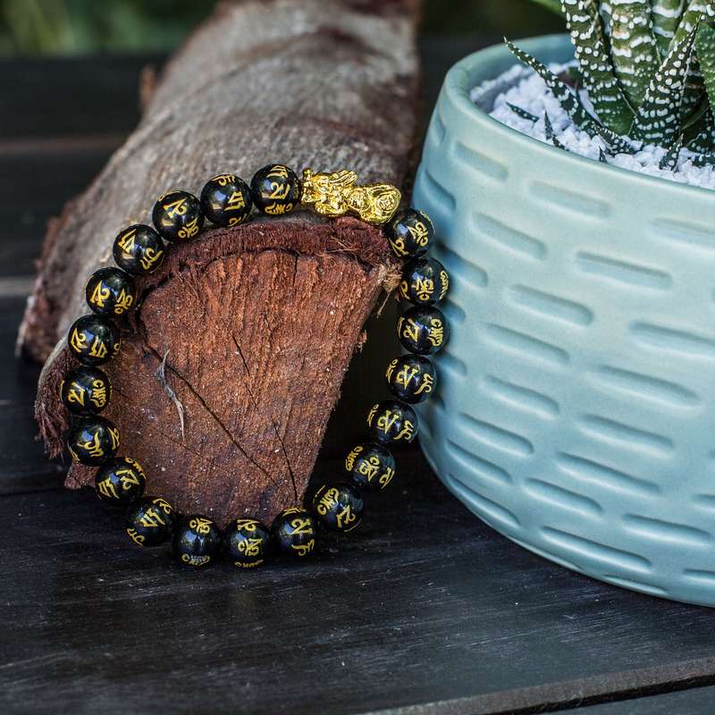 The Feng Shui Bracelet (10mm)
