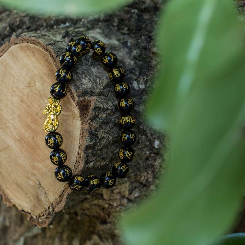 The Feng Shui Bracelet (10mm)