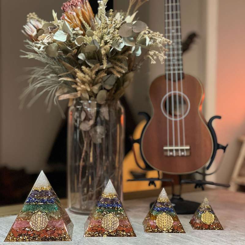 Orgonite Pyramid - 7 Chakra (XL)