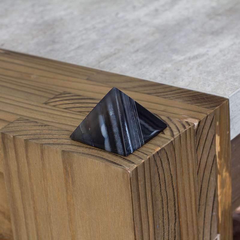 Agate Pyramid - Black & White
