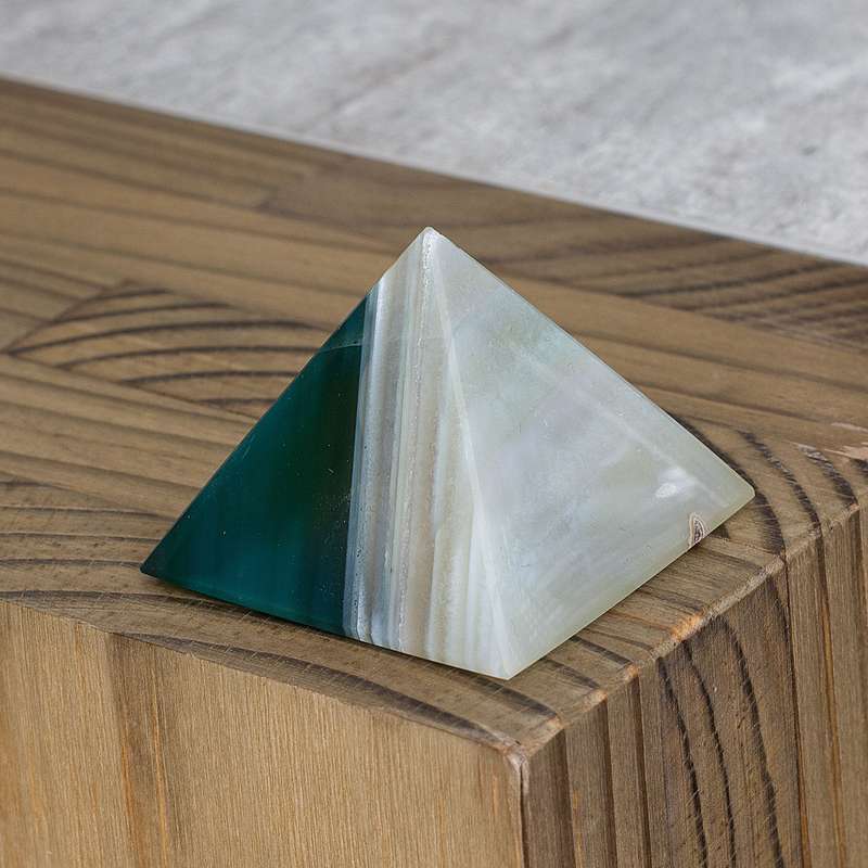 Agate Pyramid - Green & White