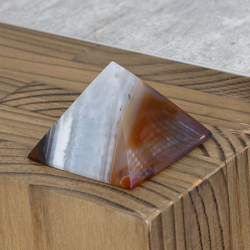 Agate Pyramid - Brown & White